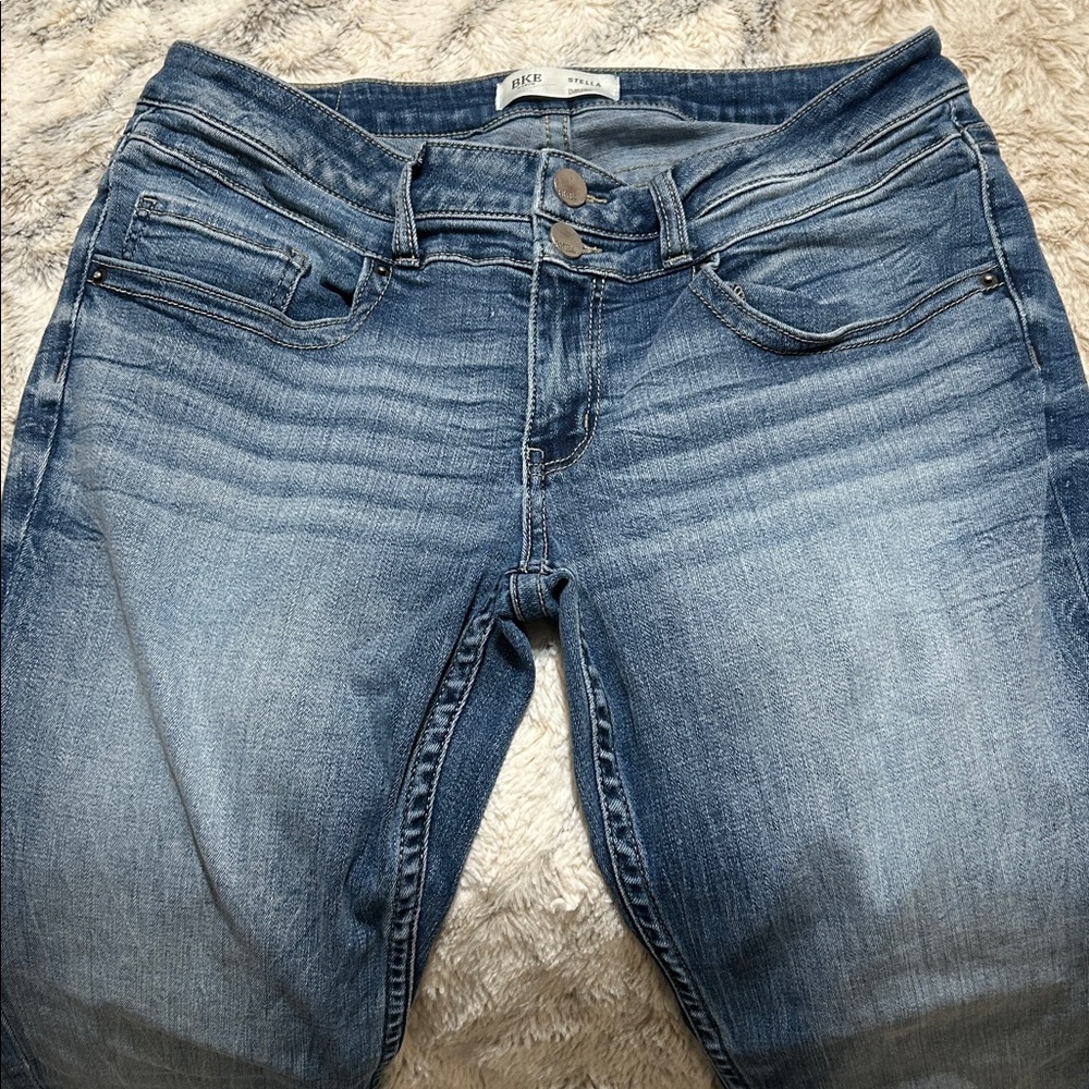Buckle BKE Stella Straight Leg Jeans with Mid Rise Fit and Whiskering 31 x 32 - Picture 2 of 11